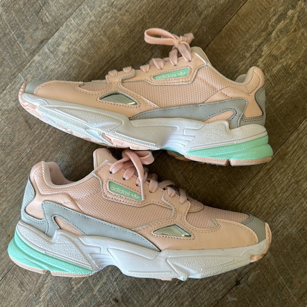 Adidas Sneakers
